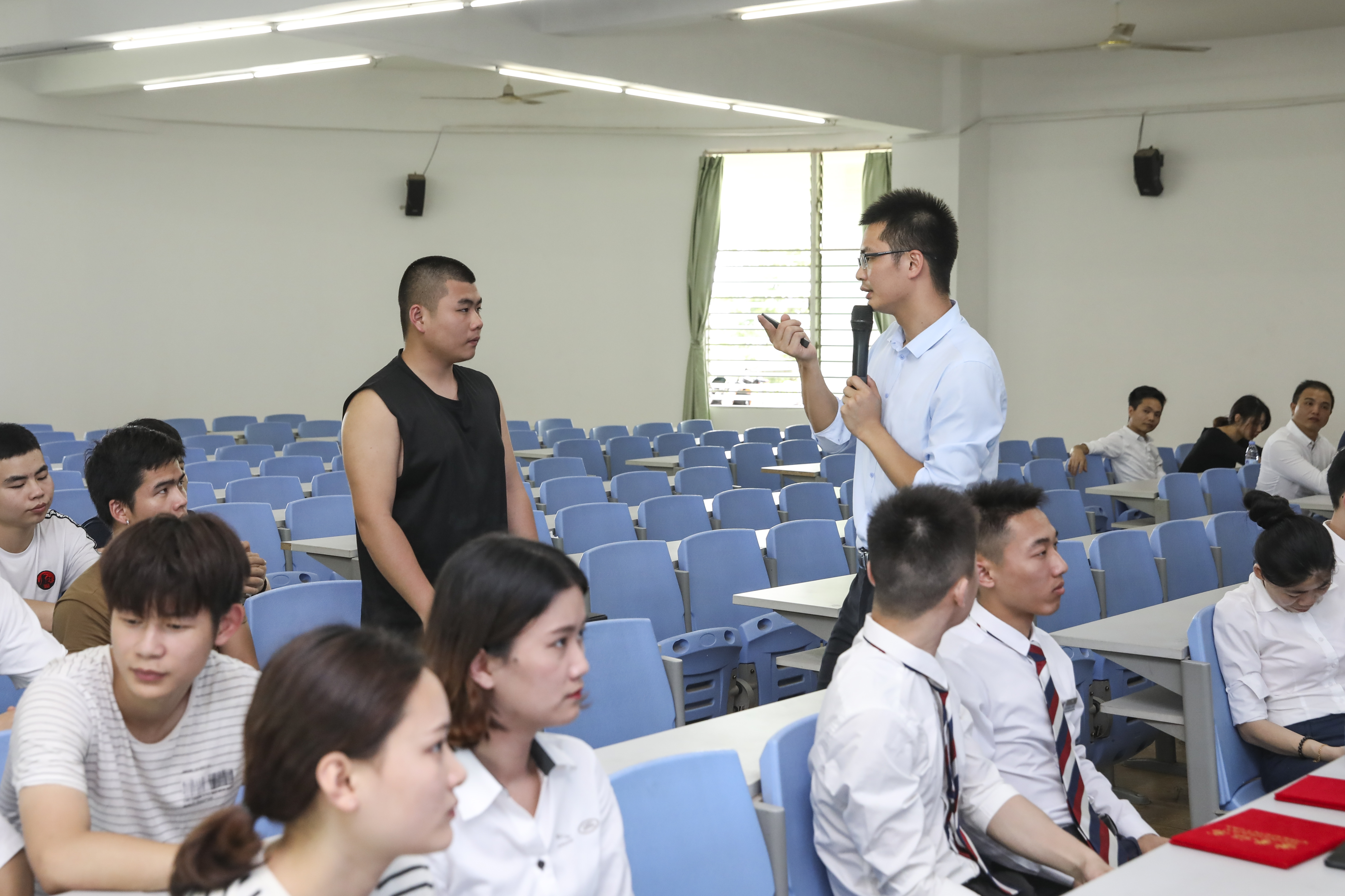 C12A0200.jpg C12A0200.jpg